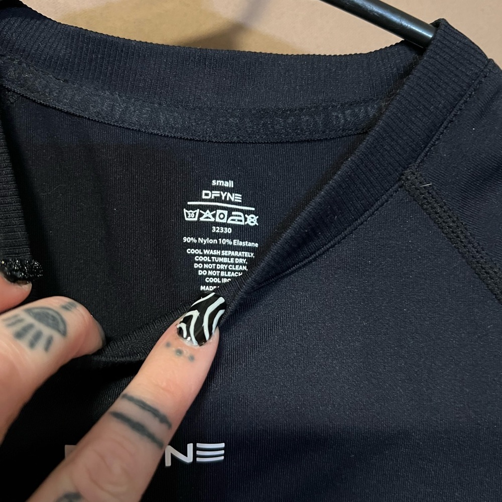 DFYNE Black Performance Tee - Small - image 3
